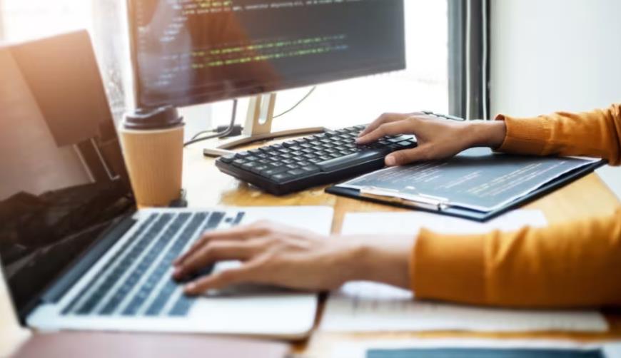 微信小程序开发：打通生态的核心路径与实践